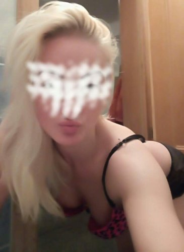 ŽHAVÁ SEXY JANNI NEVÁHEJ